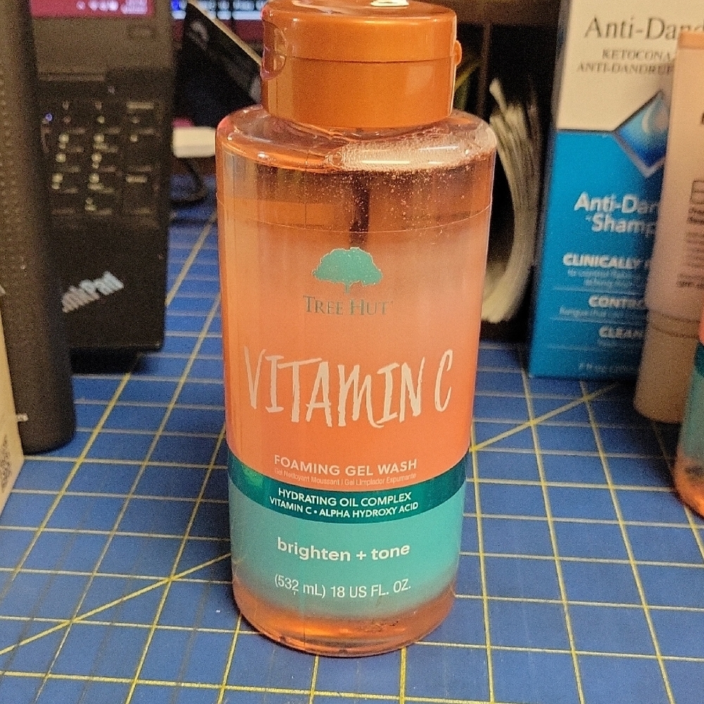 Tree Hut Vitamin C Foaming Gel Wash 532ml New Sealed Bottle